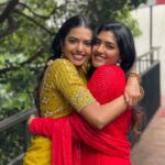 Shivathmika Rajashekar Instagram – Wishing you all a very happy Dussehra 🤍 
On this auspicious day, @shivani_rajashekar1 ‘s #Jalebi has been launched! 
And what makes me happier is that my gulabi @sree_kamal is now getting introduced to the Telugu film industry! 
The legendary! The sweetest #VijayaBhaskar Garu is directing it (the besttttt part)
A day that made my soul smile and my heart warm! 
My jalebis and gulabis, a good day with my dearest friends taking yet another step ahead in their careers✨🤍
Love and luck to us 🧿
Outfit credssss @manishamallikarjun 🤍
