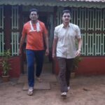 Shreyas Talpade Instagram – Apne style ko dekh kar sabki jalti hai…kyunki शहर mein hum भाइयों ki chalti hai 😎

@mesandeeppathak love you bro.

#AapdiThaapdi #newmarathifilm #konkan