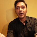 Shreyas Talpade Instagram - क्या आज आपका या आपके दोस्त का बर्थडे है?? तो ये लीजीए…हम दोस्तों की ओर से आपके दोस्त को…जनमदिन की ढेर सारी शुभकामनाएं. 😎😎👍👍🎂🎂🎉🎉 @upadhyaysanjays @arunjain_01 #Shekhar #Tarun #Sunny @jaysoni9977 @kartick_536 @zaif_91 #TeamIGC