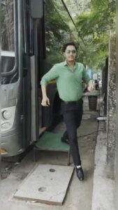Shreyas Talpade Instagram - Just another day on the sets on #MajhiTujhiReshimgath

Hari by: @kartick_536 
Makeup by: @zaif_91