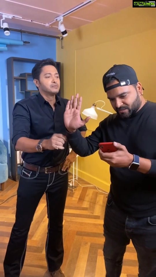 Shreyas Talpade Instagram - Bassss….hogaye Dus numberrrrr @arunjain_01