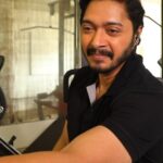 Shreyas Talpade Instagram - Workout nahi karne ka naya bahana...badhana hai Nine Rãsã se dostana 🙃 Dekhiye alag alag bhasha mein har रस ke naatak kahin bhi..kabhi bhi! Download & Subscribe @ninerasaofficial to enjoy unlimited Naatak! Link In Bio . . . #ninerasa #drama #dramaonline #naatak #theatre #theatrelife #stage