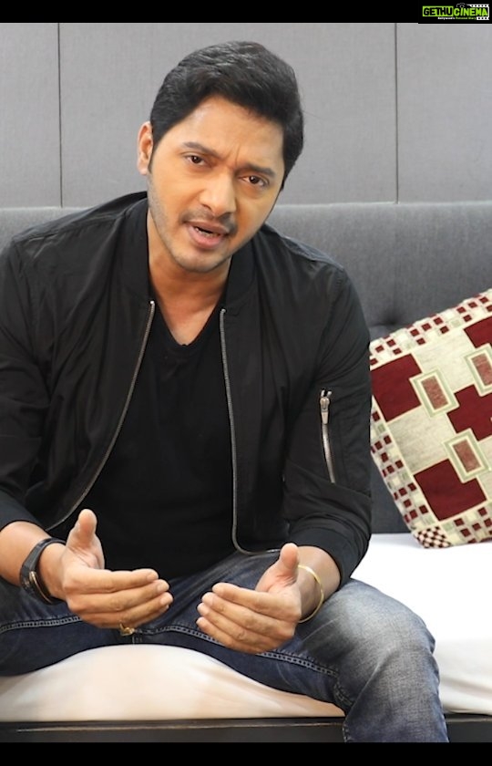 Shreyas Talpade Instagram - आपण सर्वजण कधी ना कधी ऑनलाइन फसवणुकीला बळी पडलो आहोत. पण आता घबरायचं कारण नाही... मुंबई पोलिसांकडे आता #CyberCrime च्या तक्रारी सुलभ करण्यासाठी उपाययोजना आहेत. @mumbaipolice