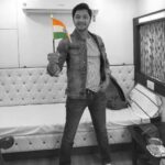 Shreyas Talpade Instagram - सारे जहाँ से अच्छा, हिन्दोस्तां हमारा हम बुलबुले हैं इसकी, ये गुलसितां हमारा 🇮🇳 #republicday