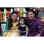 Shreyas Talpade Instagram – आमच्या संपूर्ण परिवाराकडून आपणा सर्वांना दिपावलीच्या हार्दिक शुभेच्छा. आम्हाला दिलेल्या प्रेमासाठी मन:पूर्वक आभार. 🙏🙏

#MajhiTujhiReshimgath