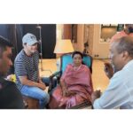 Shreyas Talpade Instagram - With the legendary @asha.bhosle Tai 🙌. Thank you for the honour Tai. Shoot designed, planned & executed by our Event ,Talent & Entertainment Company @igc_ingoodcompany for @celebrityschool.in . Thank you Siddharth. @upadhyaysanjays @arunjain_01 #igc #ingoodcompany #events #talents #ads #production #entertainment