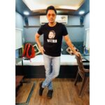 Shreyas Talpade Instagram - “Bichara Yash”. Thank you so much for all the love. Khoop khoop aabhar. Thank you @fashionstoresakshisalvi for this wonderful gift.
