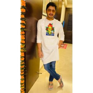 Shreyas Talpade Instagram - @dipesh_hingu #appreciationpost. This was a perfect Kurta moment! Thank you to all those who loved this kurta! There is so much more for you in store my friend! 🙌