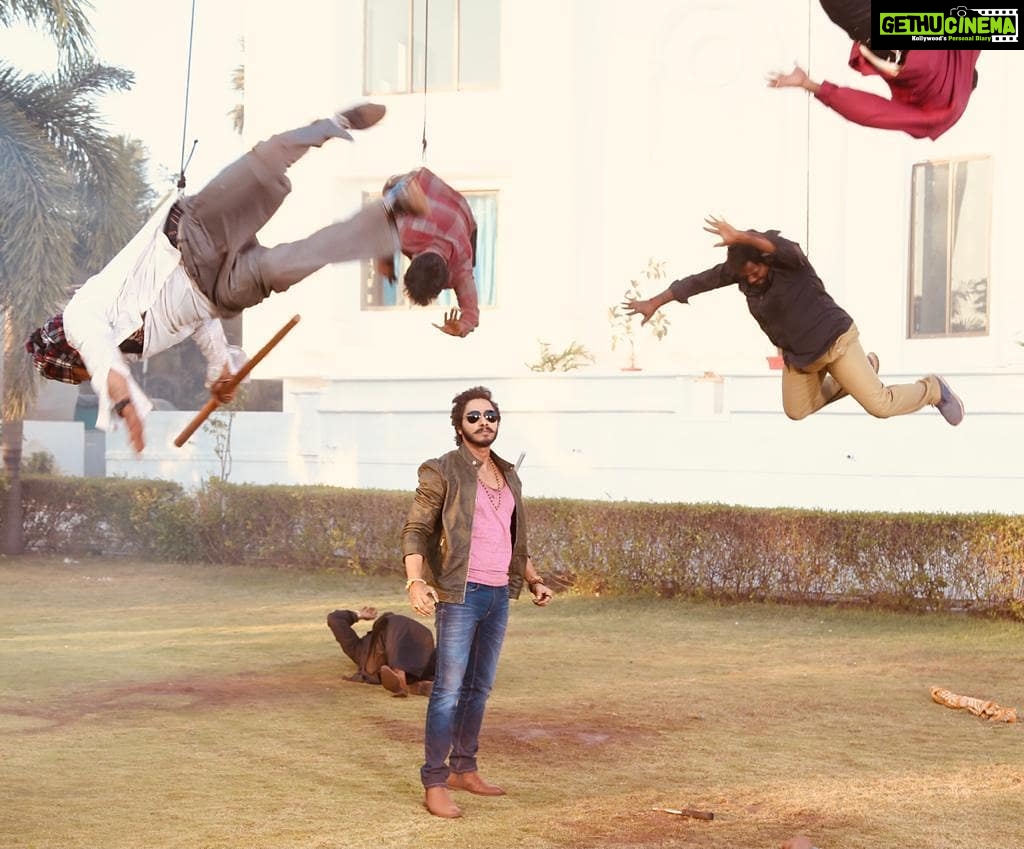Shreyas Talpade Instagram - Social Distancing - Kindly maintain even if the curbs are a little relaxed.