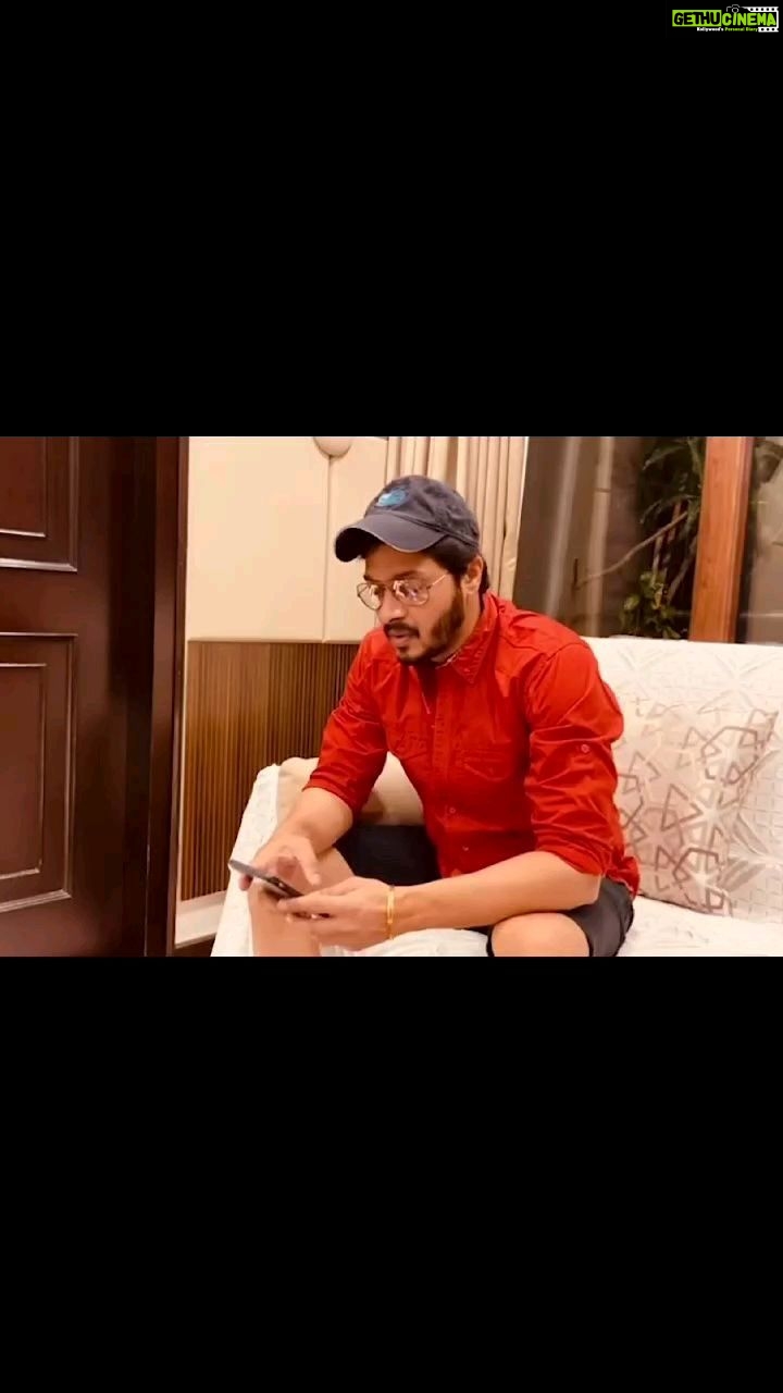 Shreyas Talpade Instagram - थोडके में समझ जाव. जस्ट फॅार फन ok हीहीहीहीही 😁 . . . #reelitfeelit #reelkarofeelkaro #reelsvideo #aashayein