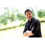 Shreyas Talpade Instagram - When the photographer tells you ‘Sir light achchi hai…photo achchi aayengi’, you are convinced that it’s not you or your face…but the light that makes all the difference hahahaha.