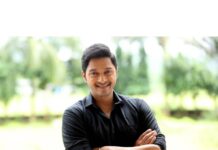 Shreyas Talpade Instagram - When the photographer tells you ‘Sir light achchi hai…photo achchi aayengi’, you are convinced that it’s not you or your face…but the light that makes all the difference hahahaha.