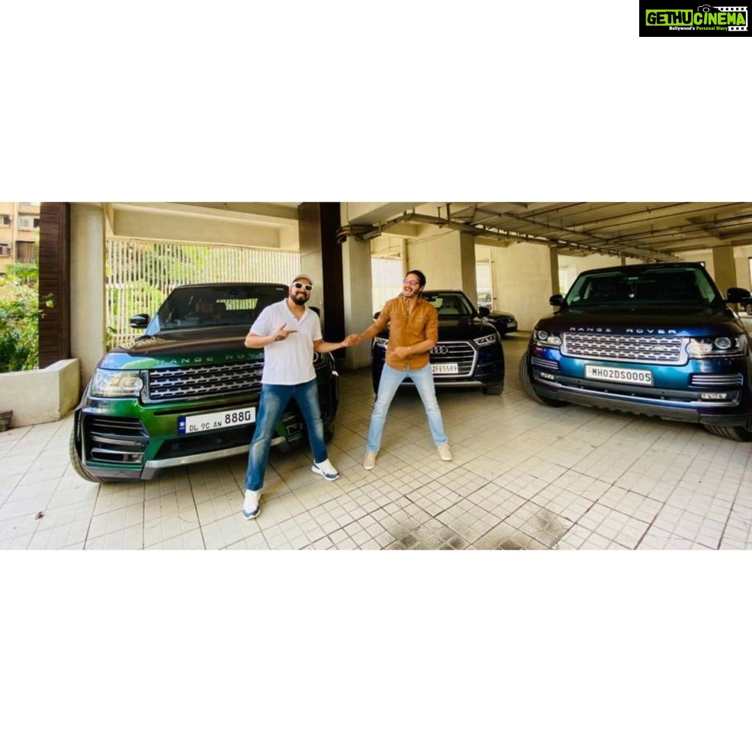 Shreyas Talpade Instagram - Men and their Machines. Dekha jo tujhe yaar...photo li chaar chaar. 🕺