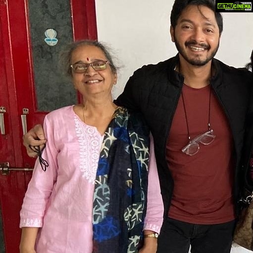 Shreyas Talpade Instagram - A Man who has women who love him in his life, is most fortunate....because no matter what the relation, they will always take care, protect & love him like a mother. Love my Moms & a big salute to all mothers today....& everyday. #happymothersday #mothersday