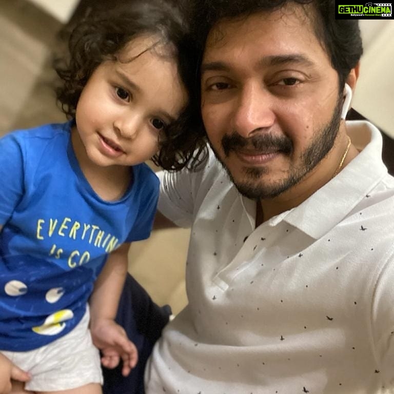 Shreyas Talpade Instagram - A Man who has women who love him in his life, is most fortunate....because no matter what the relation, they will always take care, protect & love him like a mother. Love my Moms & a big salute to all mothers today....& everyday. #happymothersday #mothersday