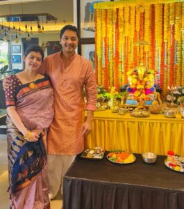 Shreyas Talpade Instagram - He is here!
गणपती बाप्पा मोरया🙏🌺

@deeptitalpade