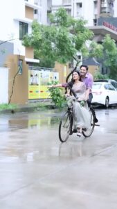Shreyas Talpade Instagram - This monsoon… coming soon 💕
Do watch “ माझी तुझी रेशीमगाठ " only on ZEEMARATHI @zeemarathiofficial 
Video : @choto_grapher (💕) 
.
#monsoon #rainyday #mazituzireshimgath #mtr #beingneha #nehayashwardhanchaudhary #prarthanabehere #shreyastalpade #zeemarathi #rainsequence☔️💦 #shootinginrain #nyc