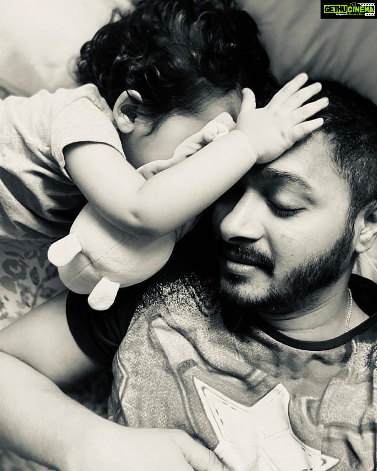 Shreyas Talpade Instagram - Sunday afternoons like.....💤
