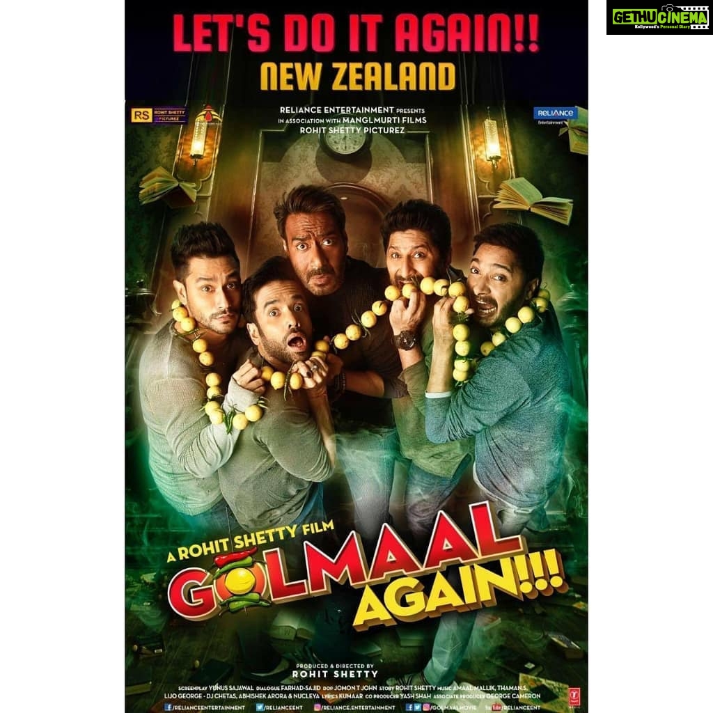 Shreyas Talpade Instagram - The Kiwis are back to theatres and #GolmaalAgain becomes the first Hindi film to be screened post COVID-19. Cheers to a new beginning! @ajaydevgn @itsrohitshetty @parineetichopra @arshad_warsi @tusshark89 @khemster2 @tabutiful @rohitshettypicturez @sarkarshibasish @golmaalmovie