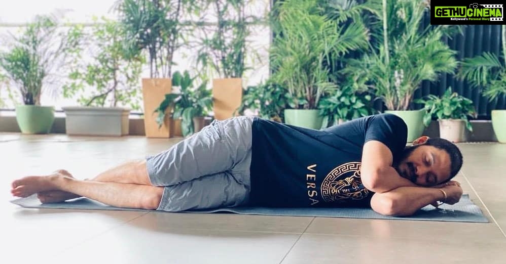 Shreyas Talpade Instagram - Music in my eyes, sleep in my ears....Yoga on my mind. Celebrating #YogaDay & #MusicDay while I meditate🙏🏻
