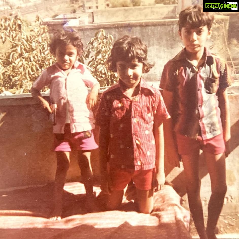 Shreyas Talpade Instagram - Pehchana kaun? Bachpan me dekha tha, gun le ke ghumta tha🥴, chhoti chadi pehnta tha, badhi shararat karta tha..! . . #throwback #throwbacktuesday