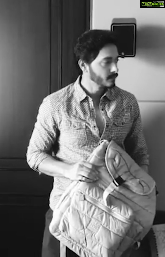 Shreyas Talpade Instagram - When a group of childhood friends, who are not from the Film Industry or actors but who are Businessmen, Professionals & doing Jobs in different parts of the country & abroad, decided to be a part of a video, the results were not only delightful but also heart-warming. I say this because we didn’t have a script. We just had a thought & everyone chipped in with their own thoughts & ideas. But the way it has flowed proves that wherever we are & whatever we do...We will always remain Connected. I’ve tried my best to do justice to everyone & at the same time keeping it compact & entertaining. My apologies in advance in case it’s not up to the mark but I sincerely hope you like it. To our Friendship & the bond that binds is together....forever. Enjoyyy. --SHREYAS TALPADE PS - @amitabhbachchan Sir you’ve always been a HUGE inspiration to all of us & you continue to do that even in times of a Lockdown. Thank you Sir 🙏