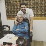 Shreyas Talpade Instagram - Today's day will be marked in my calendar as one of the best days in 2019. So so so honourered that Marathi industry's legendary writer Ratnakar Matkari sir visited us along with Marathi industry's one of the finest actresses Supriya Vinod to narrate one of the best stories they have written. I hope we are able to take this association with them forward... #RatnakarMatkari #SupriyaVinod