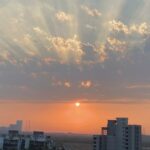Shreyas Talpade Instagram - Burst of gold on lavender melting on us 🧡💜 Loved the way our Monday ended! Surely tired but happy😊 #StayHomeSaveLives and enjoy the sunset.