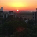 Shreyas Talpade Instagram - COVID-19 is surely a demon right now...but look at this side of Mumbai! I know that this thing that has happened is not good but again it's been a while since I have seen our city at such peace and serenity...much love🧡 #StaySafe #SocialDistancing will help.