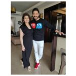 Shreyas Talpade Instagram - Find someone who looks at you the same way Pacman is looking at @deeptitalpade 👻👀