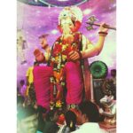 Shreyas Talpade Instagram - The ONE ritual that I do not miss. The vibe the love and the energy around The Lord is mesmerising. ❤🌺 Bola गणपति बाप्पा मोरया। Lal Bag Cha Raja