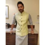 Shreyas Talpade Instagram – Indian – Andar se bhi aur Baahar se bhi 🙏
Outfit by – @jubinavchadha_official 
Styled by – @riddhirgandhi
