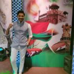 Shreyas Talpade Instagram - भारत जमीन का टुकड़ा नहीं, जीता जागता राष्ट्रपुरुष है। हिमालया मस्तक है, कश्मीर किरीट है, पंजाब और बंगाल दो विशाल कंधे हैं। पूर्वी और पश्चिम घाट दो विशाल जंघायें हैं। कन्याकुमारी इसके चरण हैं, सागर इसके पग पखारता है। यह चंदन की भूमि है, अभिनन्दन की भूमि है, यह तर्पण की भूमि है, यह अर्पण की भूमि है। इसका कंकर-कंकर शंकर है, इसका बिंदु-बिंदु गंगाजल है। हम जियेंगे तो इसके लिये मरेंगे तो इसके लिये। - अटल बिहारी वाजपेयी Jai Hind🇮🇳 #HappyIndependenceDay #स्वतंत्रतादिवस