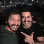 Shreyas Talpade Instagram – Wishing a day, year & life full of happiness to the ever smiling & ever positive @aftabshivdasani. Happy birthday mere bhai!