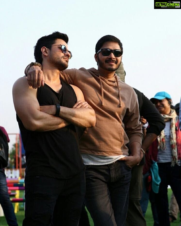 Shreyas Talpade Instagram - Happy Birthdayyyy Kemmu kaka @khemster2 , may you have the bestest year ever π€ Here's to more biking tooπ Love to @sakpataudi and kisses and hugs to Inaya π