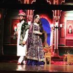 Shreyas Talpade Instagram - Got a chance to catch Umrao Jaan...the classic...on stage...& must say it was one of the best shows I’ve seen. Loved the production design, sound design, lights, costumes, choreography and almost everything about the play 🙌🏻 superbly performed & aptly directed. Thank you @salimmerchant @sulaiman.merchant for giving us a cinematic experience on stage❤ #UmraoJaanThePlay