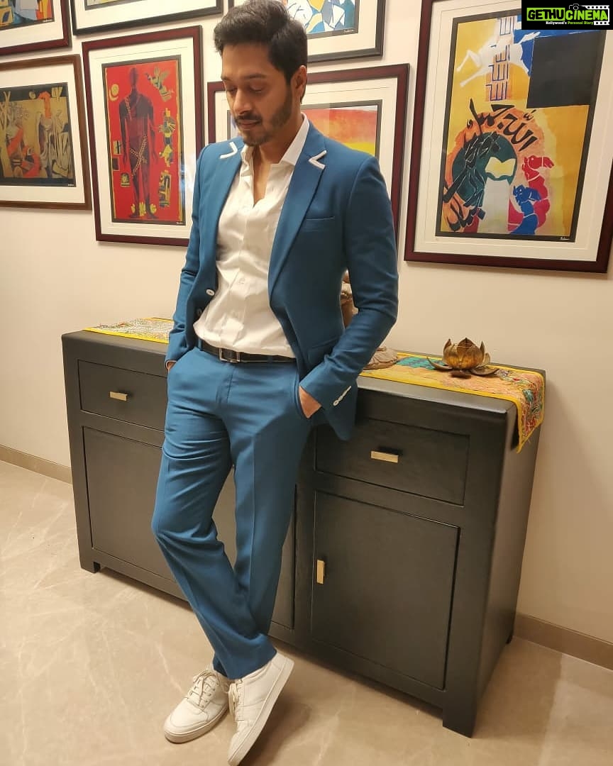 Shreyas Talpade Instagram - The Lion King Premiere 🦁 #aboutlastnight #Timon @disneyfilmsindia Styled by - @riddhirgandhi