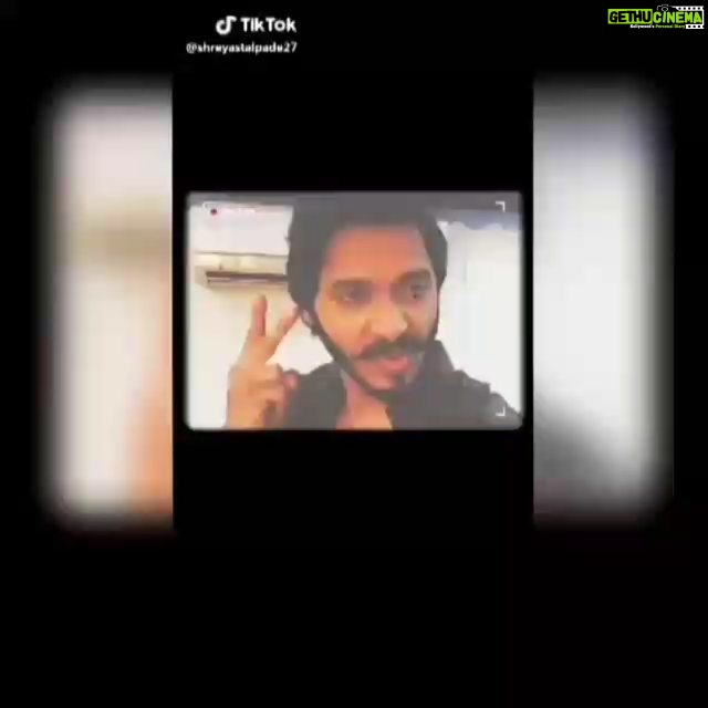 Shreyas Talpade Instagram - Lakhan tayaar hai aapki #DialoguebaaziWithLakhan ke liye😎 Share kare and let the love flow in🙃 . . . #TikTok #MyNameIjjLakhan😎 @indiatiktok #Repost @sabtv (@get_repost) ・・・ Chaahte ho ki apne Lakhan yaani @shreyastalpade27 share karein aapka video? Toh shuru karo #DialoguebaaziWithLakhan! Follow these steps, banao apna mast dialogue video aur post karo! 1. Click LINK IN BIO 2. Video will open in TikTok app 3. Click on the music icon at the bottom right hand side 4. Click on the video icon. This will open your phone camera 5. Click on the music icon to get the mp4 dialogue track 6. Record with the dialogue 7. Post the video on TikTok TAGGING @ShreyasTalpade27 #LakhanOnSAB
