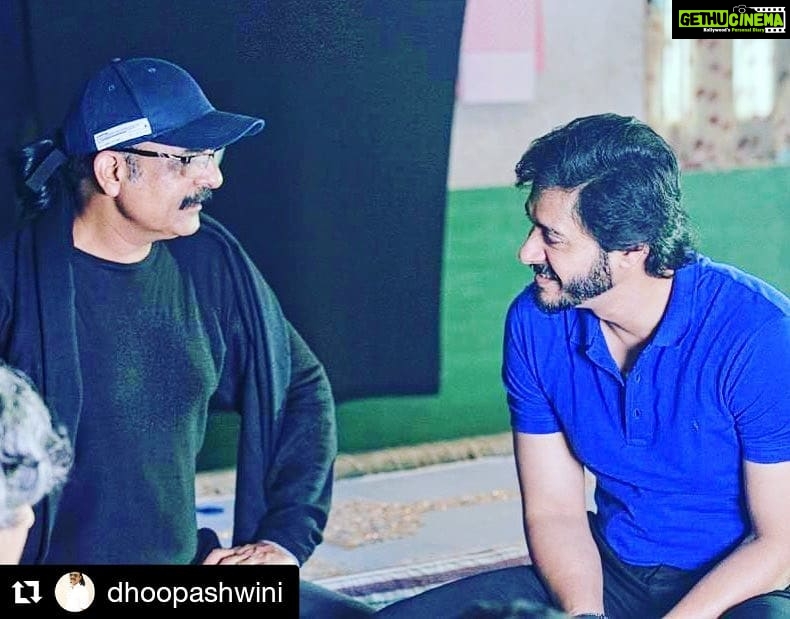 Shreyas Talpade Instagram - Honhaar Director ka Aagyakaari Actor. . . . #Repost @dhoopashwini (@get_repost) ・・・ On location #Setters in #Banaras #Varanasi