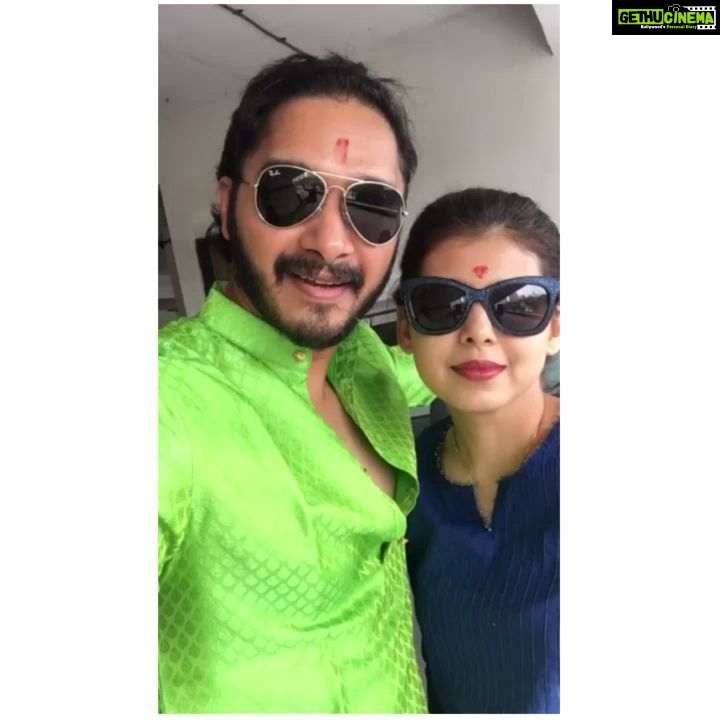 Shreyas Talpade Instagram - May this Dussehra bring you loads of joy, success and prosperity, and may your worries burn away with the effigy of Ravana. Wishing you a year full of smiles and happiness. #HappyDussehra #Vijayadasmi