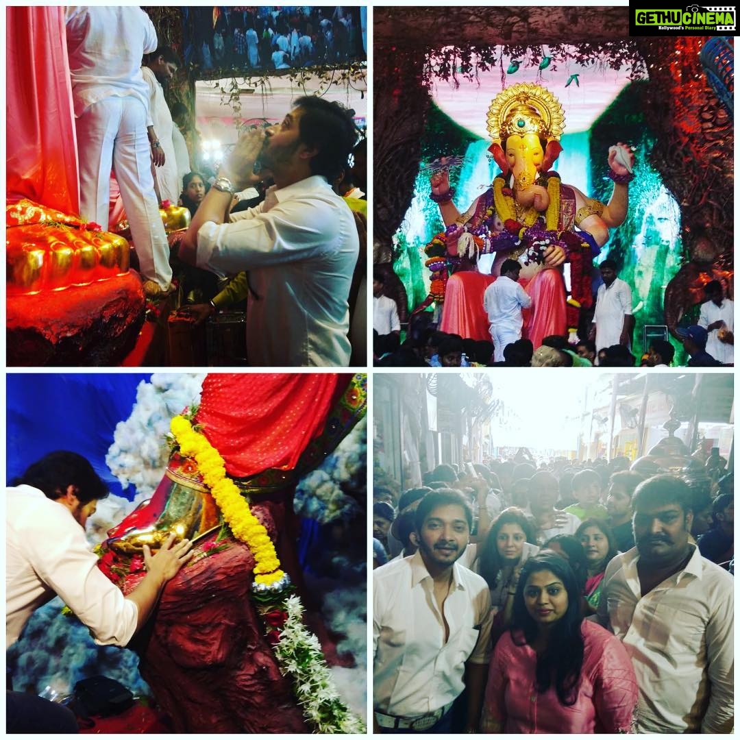 Shreyas Talpade Instagram - May he bless us all with happiness, good health, prosperity and peace. #LalbaugchaRaja #GaneshGalliBappa. With my brother #RakeshKothari & Bhabhi.