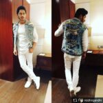 Shreyas Talpade Instagram - Just before the performance at #BallysColombo. Always a treat performing here. Thank you brother @shaikfazilballys. Repost from @riddhirgandhi @TopRankRepost #TopRankRepost Last night @shreyastalpade27 wearing @thesourcebandra jacket for a performance at #ballyscasino #colombo ✨