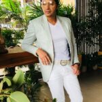 Shreyas Talpade Instagram - About yesterday #SAIBSA #LeadershipConference Blazer -@mrbutton Tee & jeans - @jacknjones Shoes- @zara Styled by - @riddhirgandhi
