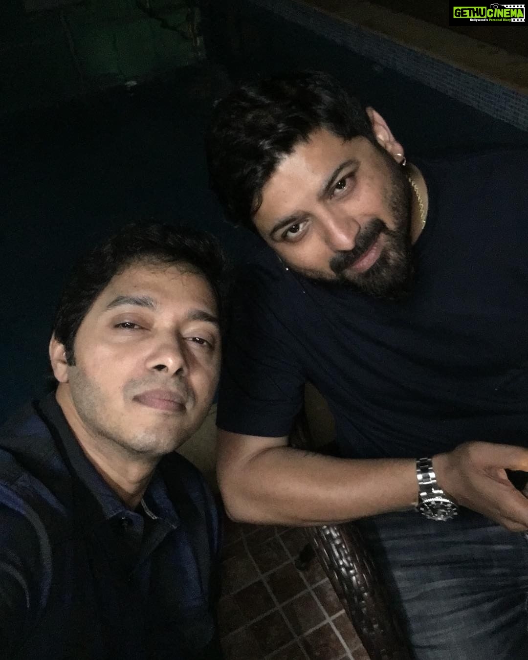 Shreyas Talpade Instagram - When one of your best friends visits India....party rocks through the night. #childhoodfriends