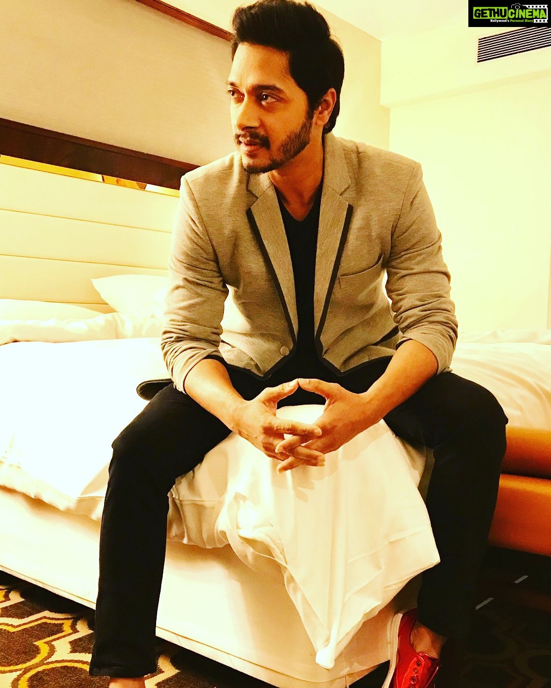 Shreyas Talpade Instagram - Unveiling the cover for #citadelmagazine #AugustIssue2018 Outfit - @nmdesignstudio, tee & jeans - @diesel, styled by - @riddhirgandhi, hair-@kartik , makeup - @rakesh