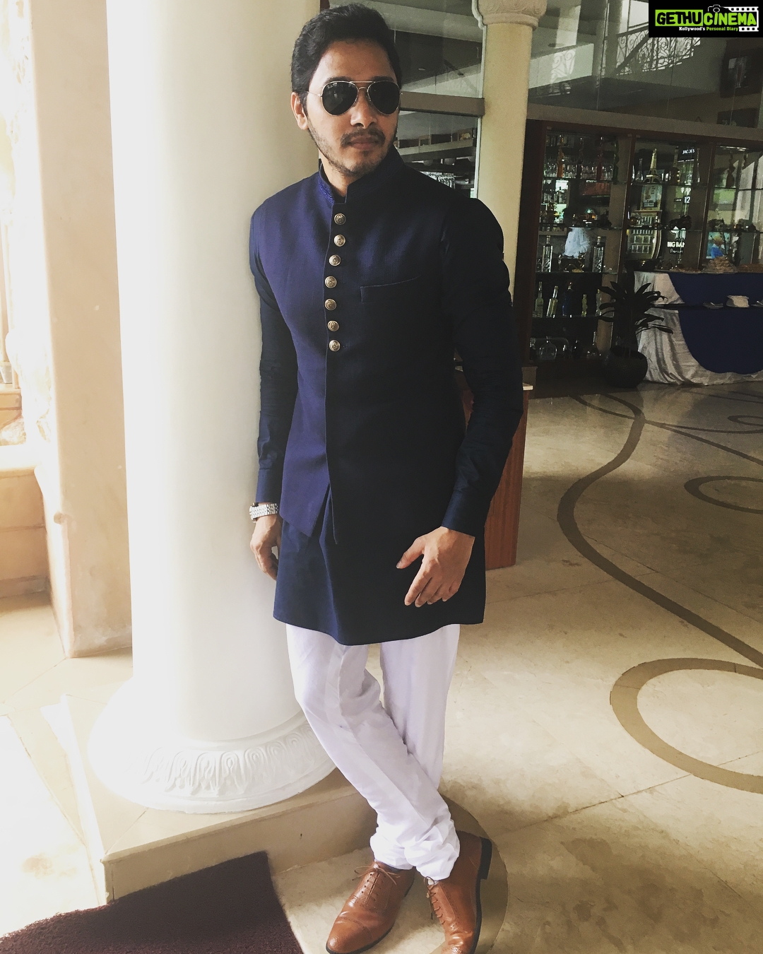 Shreyas Talpade Instagram - About yesterday....#Goa #FreedomRide. Outfit @nickyprithyani Shoes @zara Styled by @riddhirgandhi