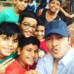 Shreyas Talpade Instagram – When these supercool kids at Thane Shubharambh complex spontaneously decided to celebrate #friendshipday with bands & rings. I remember using those satin bands in college & writing the name of the friend on each one. What fun. #missthosedays. Thank you guys for helping me re-live those days once again.