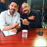 Shreyas Talpade Instagram - Meet VVS LAXMAN....VVS (Vijay Vikram Singh) & Laxman (Golmaal) on the sets of #teendopaanch
