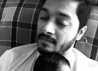Shreyas Talpade Instagram - Cannot wait to get back to you my love. See you next week. Time for Daddy to get back to work.