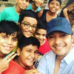Shreyas Talpade Instagram – When these supercool kids at Thane Shubharambh complex spontaneously decided to celebrate #friendshipday with bands & rings. I remember using those satin bands in college & writing the name of the friend on each one. What fun. #missthosedays. Thank you guys for helping me re-live those days once again.